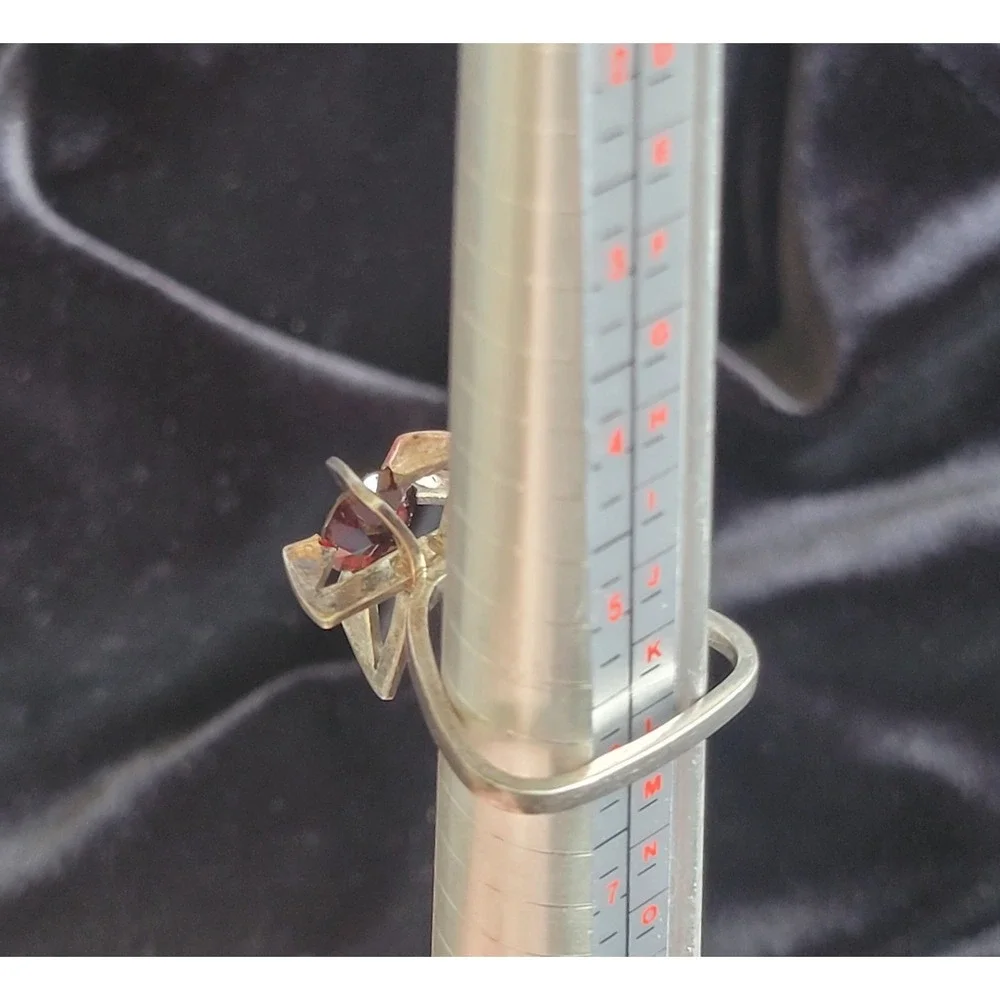 Vintage MCM Starburst Sterling Silver Red Stone Ring Garnet Funky Size 6 Triangl